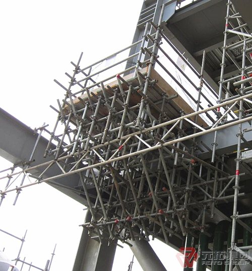 移動(dòng)腳手架需要哪些配件？