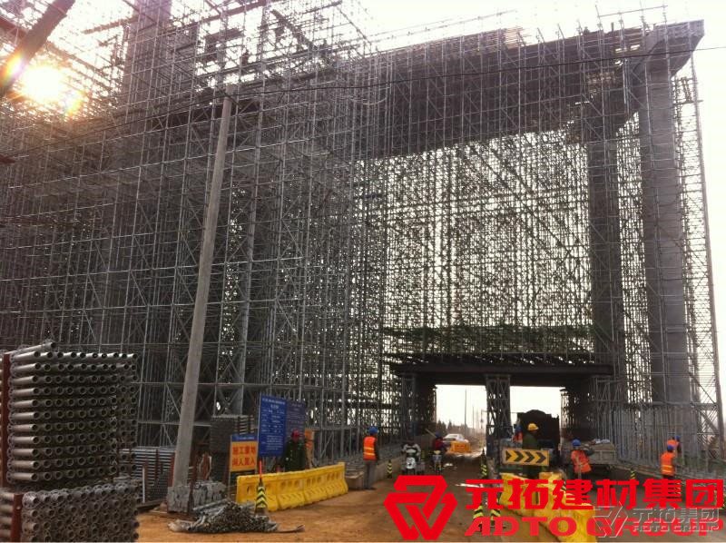 盤扣式腳手架相比傳統(tǒng)式腳手架有哪些優(yōu)勢？